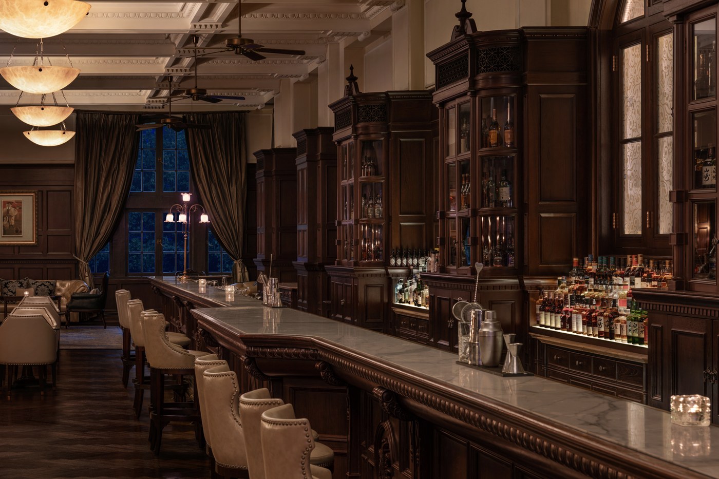 The Long Bar at the Waldorf Astoria