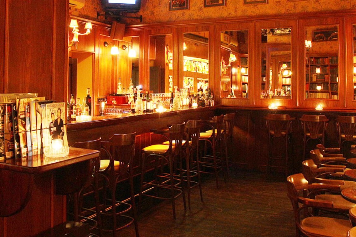 Týnská Bar and Books